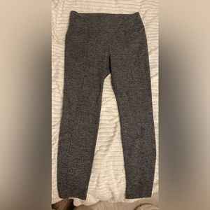 Thick material leggings with pockets, appropriate for office wear. Size Large